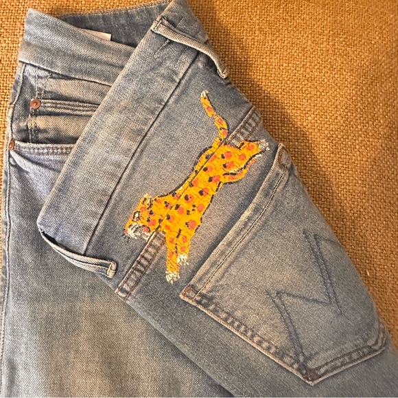 MOTHER High Rise Looker Ankle Fray Jeans Leopard Painted Shoot to Thrill Size 26 - Picture 7 of 12
